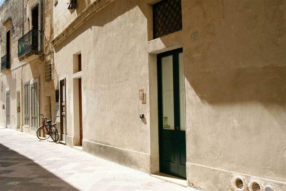 Sacre Bleu Apartments Lecce Bagian luar foto