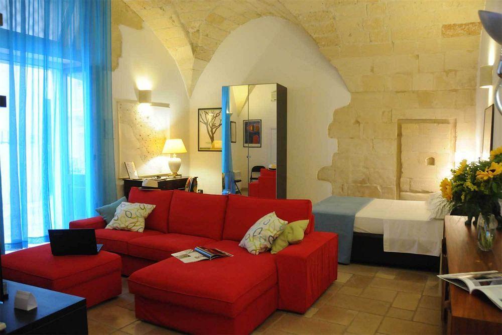 Sacre Bleu Apartments Lecce Bagian luar foto