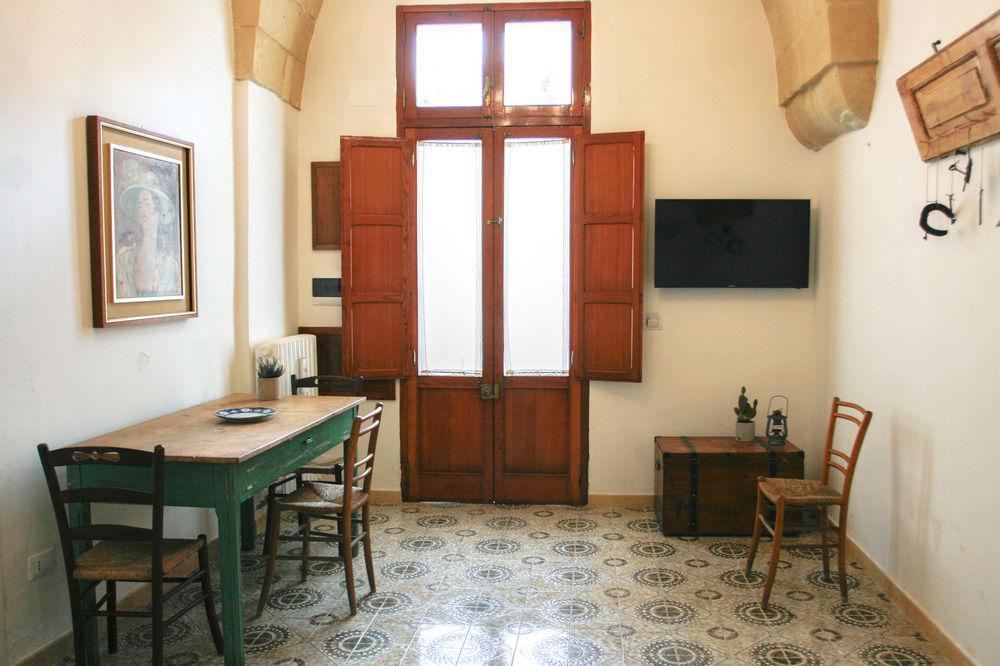Sacre Bleu Apartments Lecce Bagian luar foto