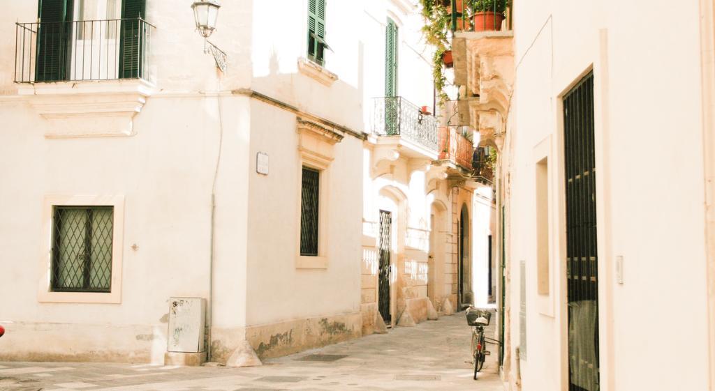 Sacre Bleu Apartments Lecce Bagian luar foto