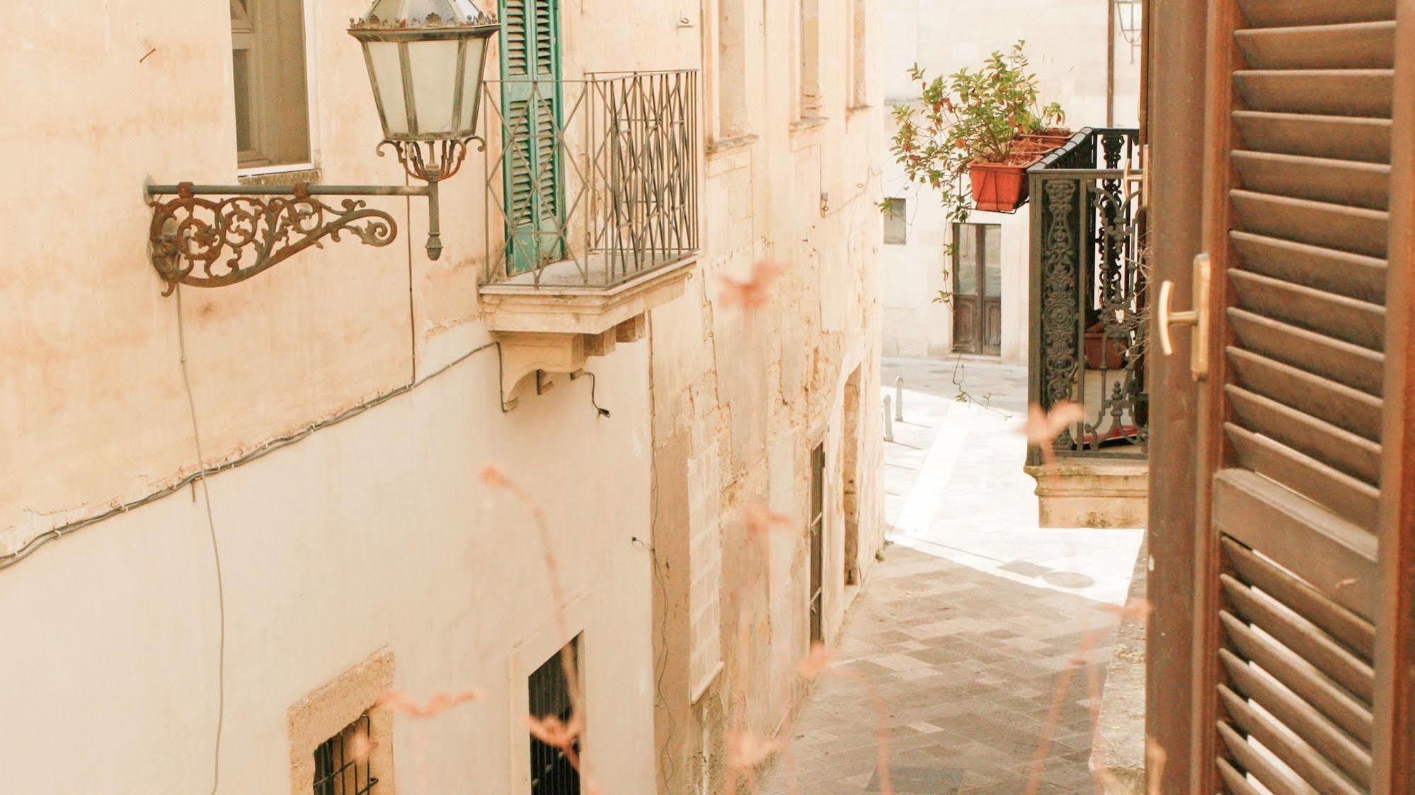 Sacre Bleu Apartments Lecce Bagian luar foto