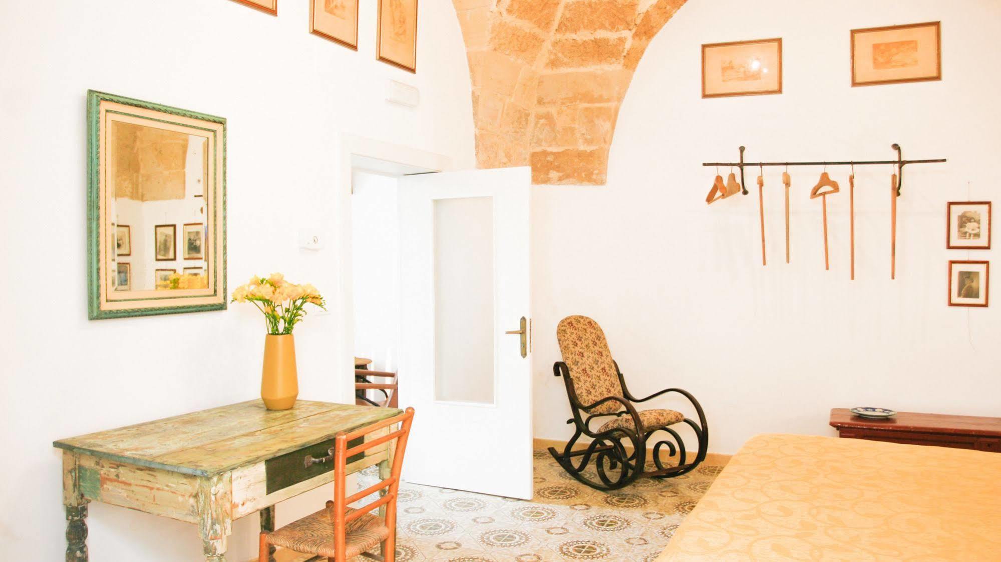 Sacre Bleu Apartments Lecce Bagian luar foto