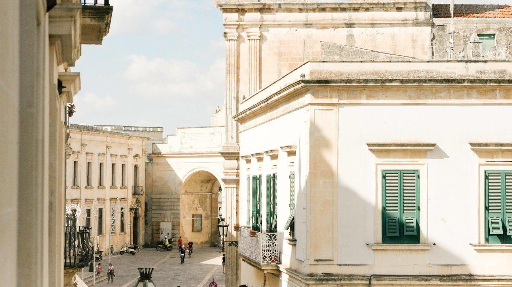 Sacre Bleu Apartments Lecce Bagian luar foto