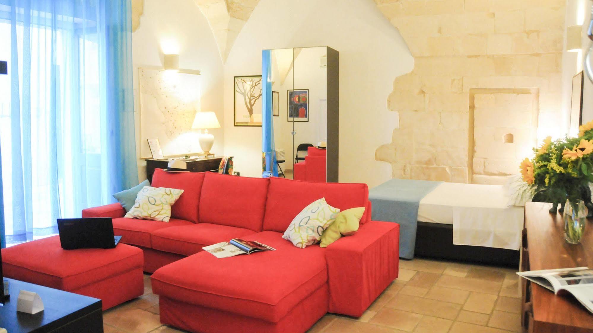 Sacre Bleu Apartments Lecce Bagian luar foto